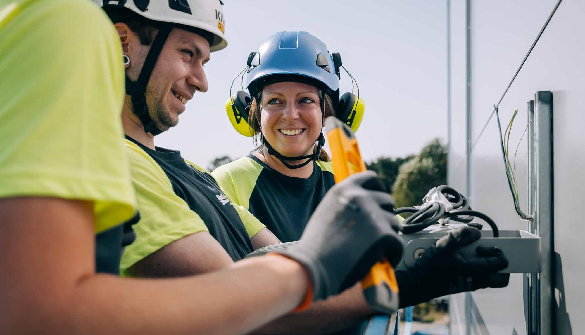 Med hjärta och hjärna gör vi hem och arbetsplatser i södra Sverige energieffektiva för en hållbar framtid. Med hjärta och hjärna gör vi hem och arbetsplatser i södra Sverige energieffektiva för en hållbar framtid.
